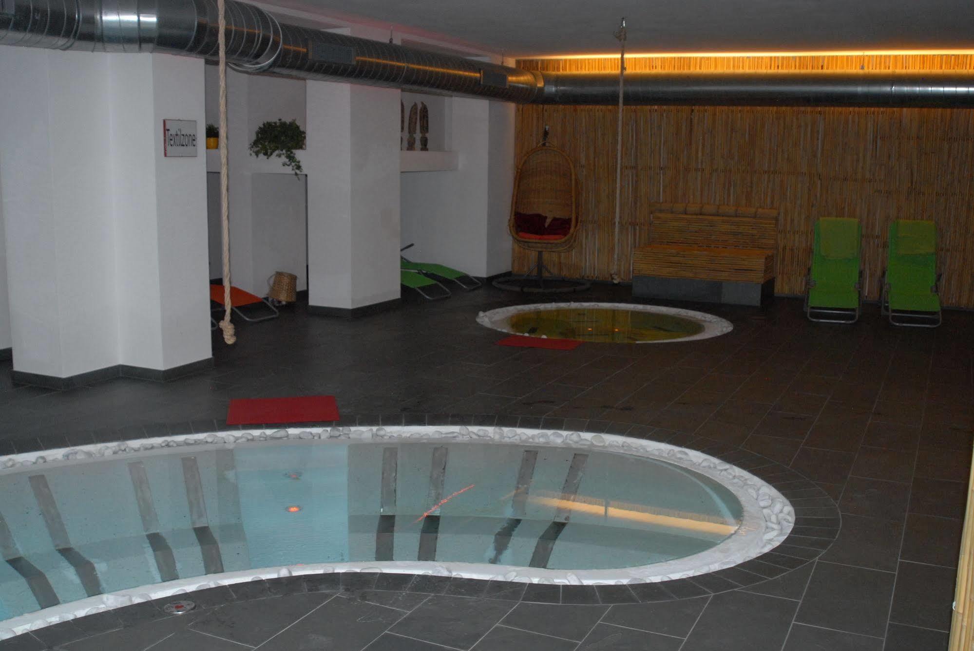 Hotel Bamboo Coldrano Exteriör bild